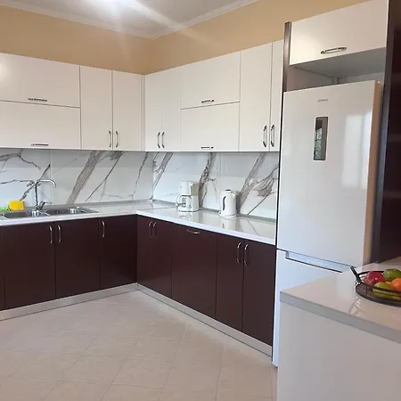 Andrew's Place Gjashtë