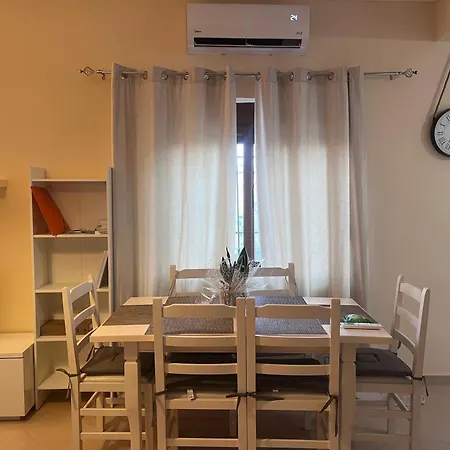 Andrew's Place * Gjashtë