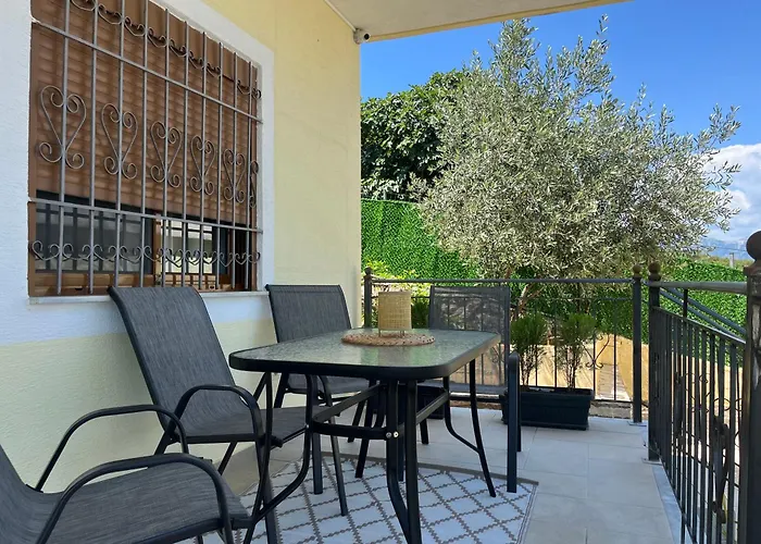 Andrew's Place Apartment *