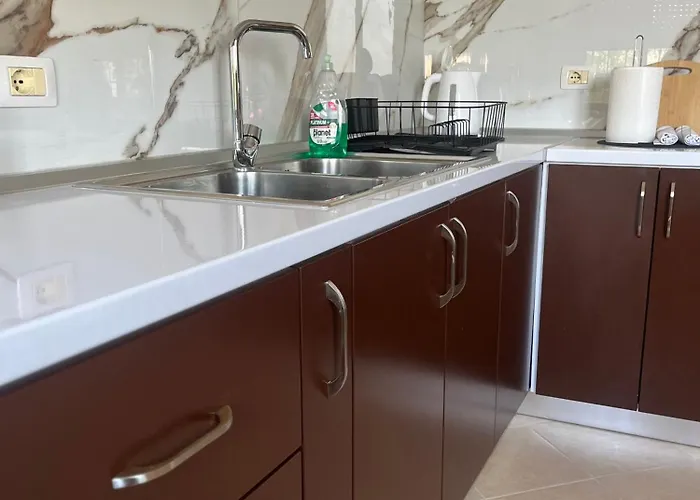 Andrew's Place Apartment